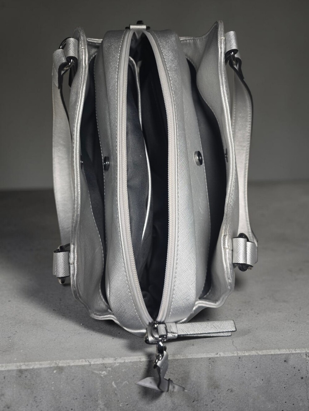 Simply Vera Wang Metallic Silver Buena Satchel Crossbody Bag - Picture 7 of 7